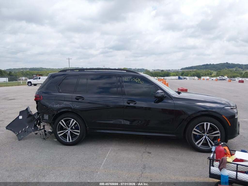 BMW X7, 3.0 L, 2025 il, 26 986 km — Avtomobillər (7)