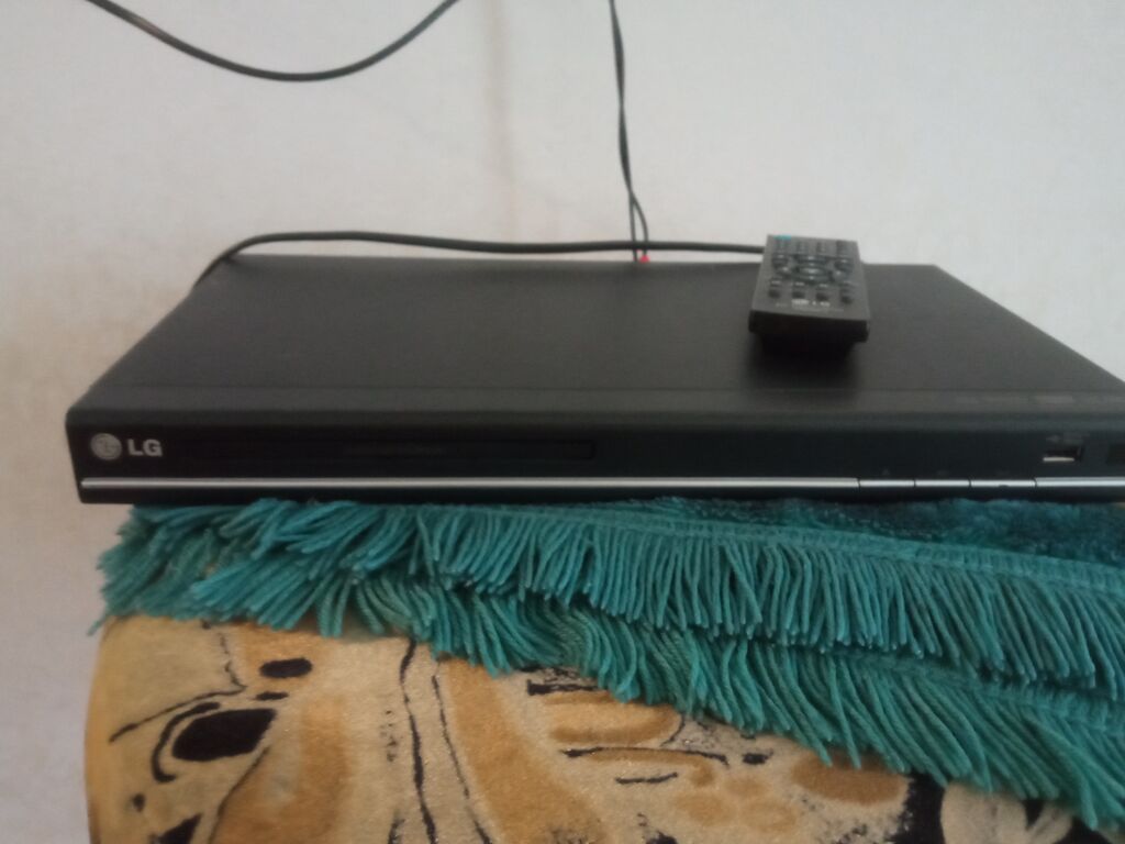 LG DVD pleyer + pult - Brend: LG - Tip: DVD pleyer (ön paneldə disk — DVD pleyer, Bakı