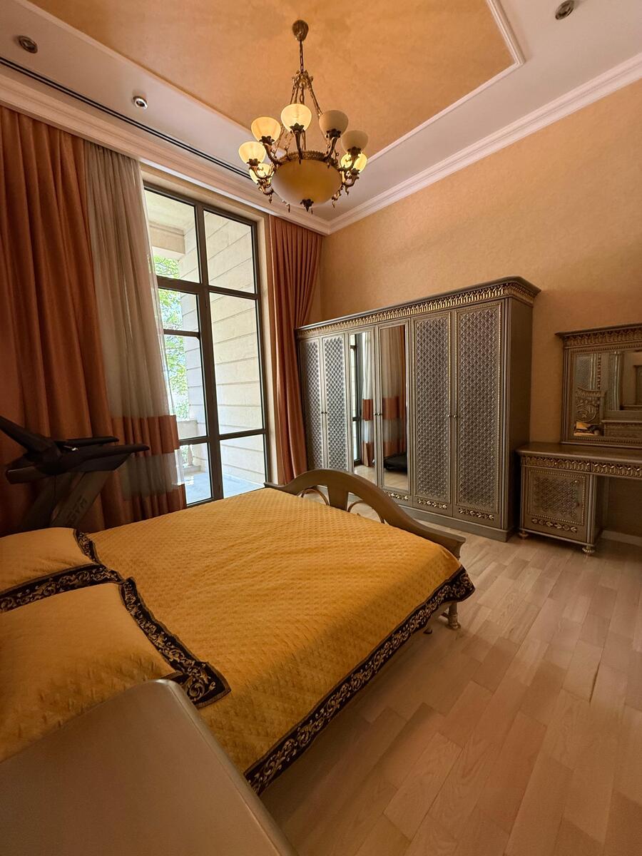 Satılır 4 otaqlı yeni tikili 200 m² — Mənzil, Bakı (5)
