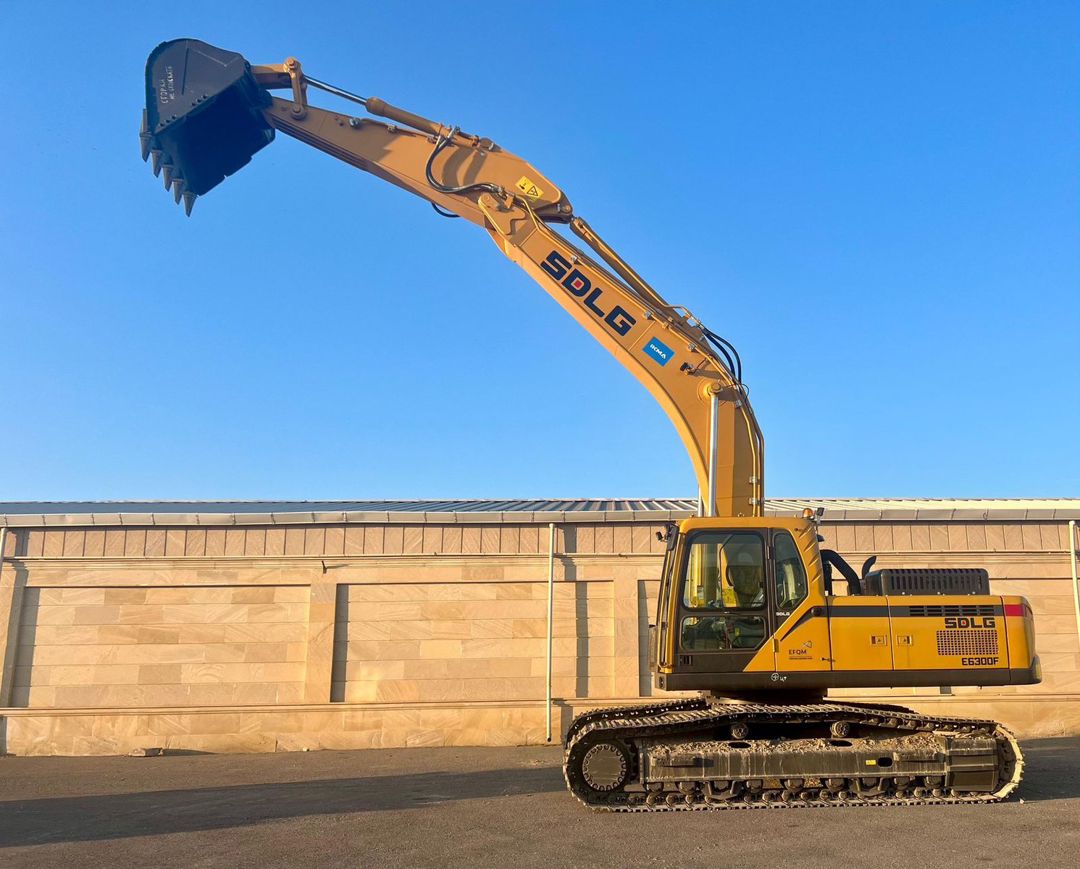 Sdlg E6300F paletli ekskavator icarəsi — Avtomobil icarəsi, Bakı (2)