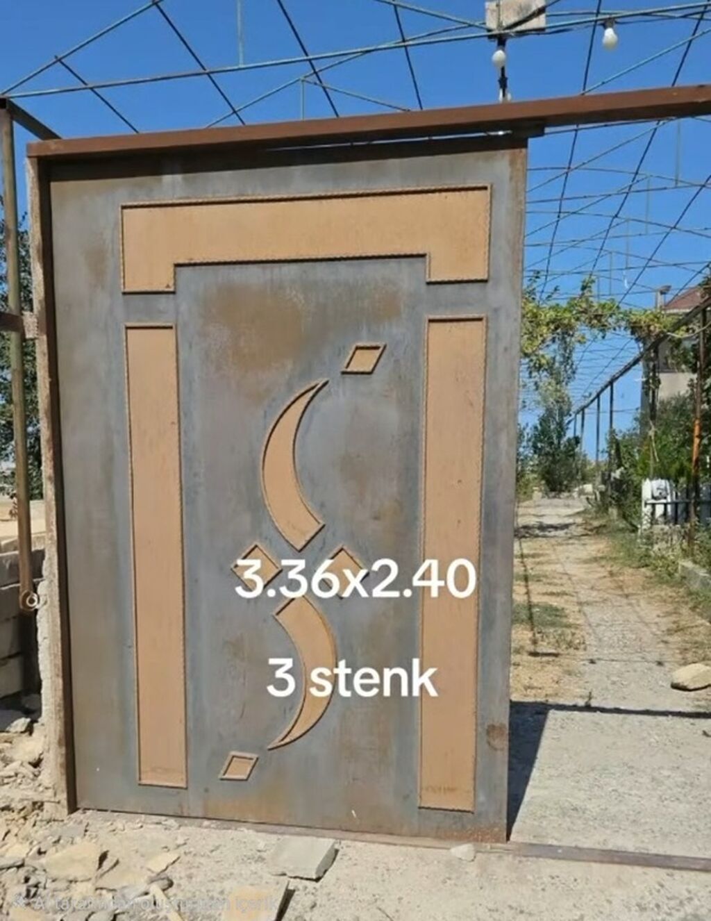 Metal darvaza - Ölçü: 3.36 m (eni) x 2.40 m (hündürlük) - Qalınlıq: 3 — Pəncərələr, qapılar, balkonlar, Saray