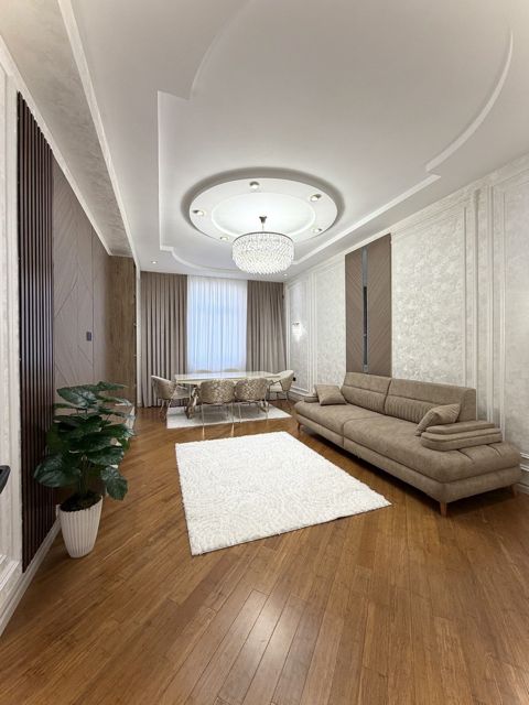 Satılır 4 otaqlı yeni tikili 130 m² — Bakı