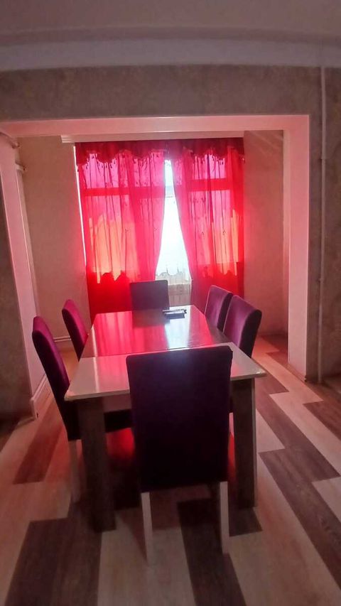 İcarəyə verilir 5 otaqlı köhnə tikili 100 m² — Bakı