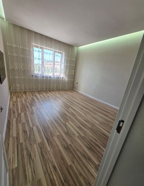 Satılır 3 otaqlı köhnə tikili 70 m² — Bakı