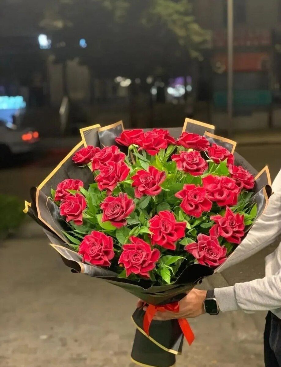 21 Qızılgül dəstəsi — Bitkilər, Bakı (2)