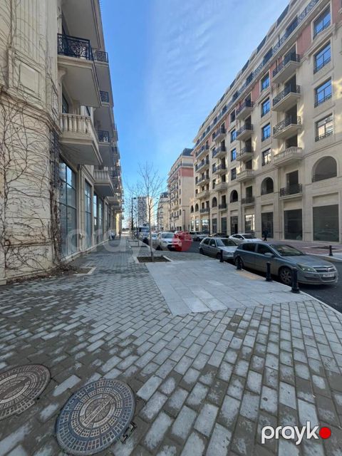 Satılır obyekt 339 m²