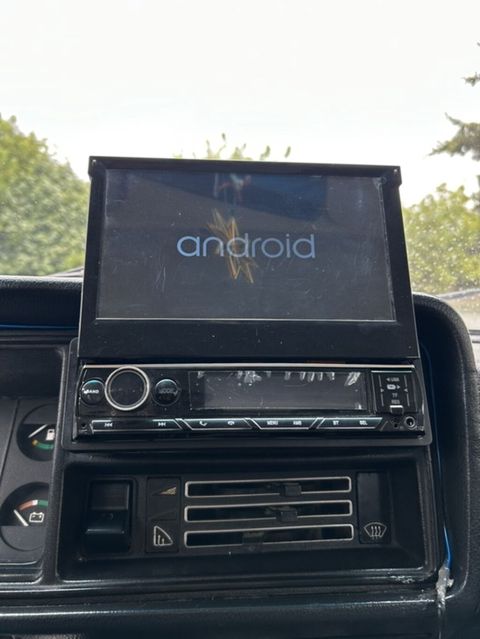 Avtomobil üçün Android multimedia başlıq qurğusu - Çəkilə bilən/üstə — Bərdə