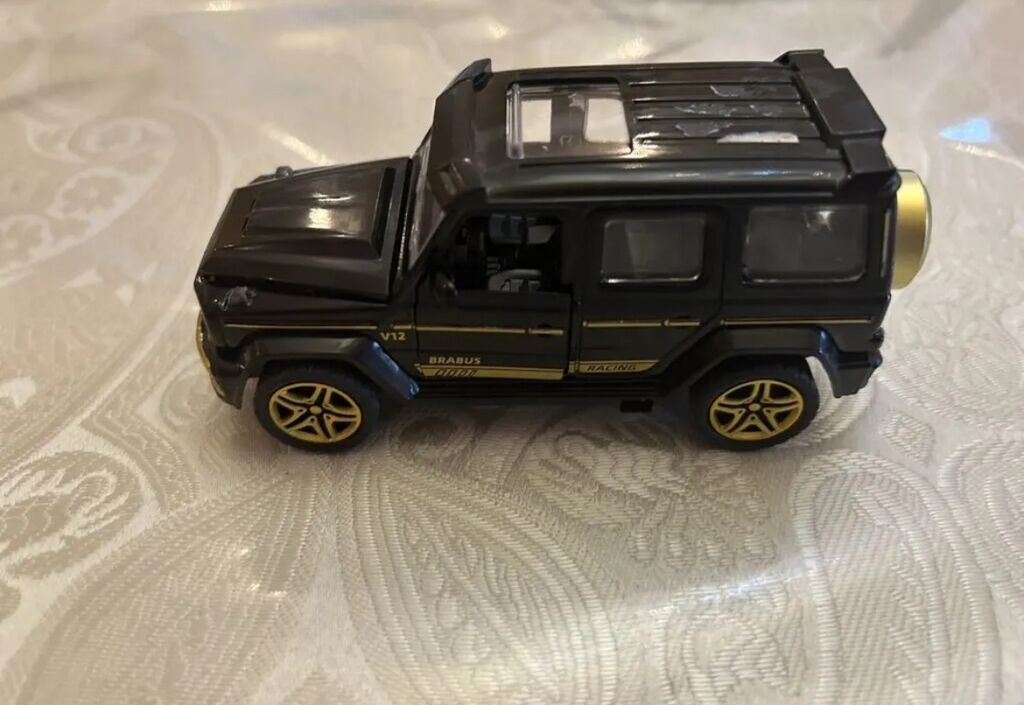 Məhsul: Metal oyuncaq maşın – SUV tipli model (Brabus üslubunda) — Oyuncaq nəqliyyatı, Bakı (8)