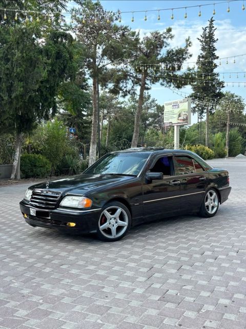 Mercedes 230, 2000 il — Sabirabad