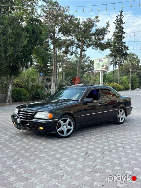 Mercedes 230, 2000 il