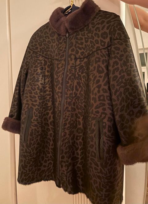 İkiüzlü (reversibl) qadın kürkü/palto - Model: qısa oversize kəsim — Bakı