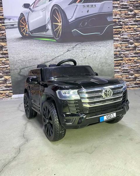Uşaq avtomobili "Toyota Land Cruiser" — Bakı