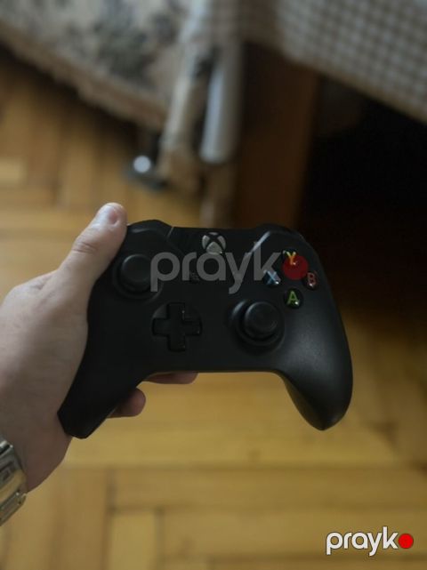 Xbox oyun pultu satılır. Qara rəngli, erqonomik quruluşa malik — Sumqayıt