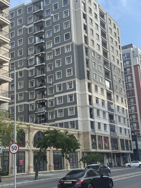 Satılır 3 otaqlı yeni tikili 80 m² — Bakı