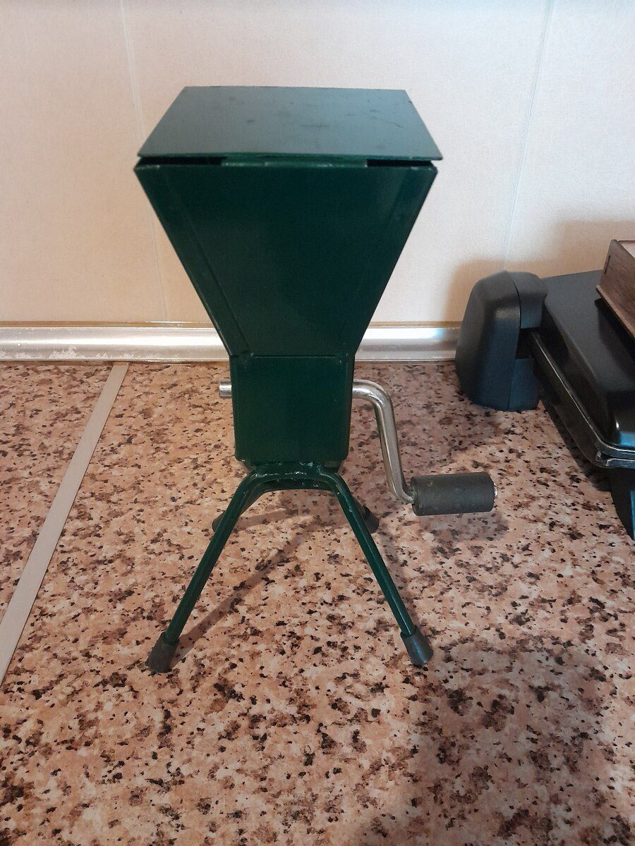 Qoz fındığ qıran — Qablar və mətbəx əşyaları, Bakı (2)