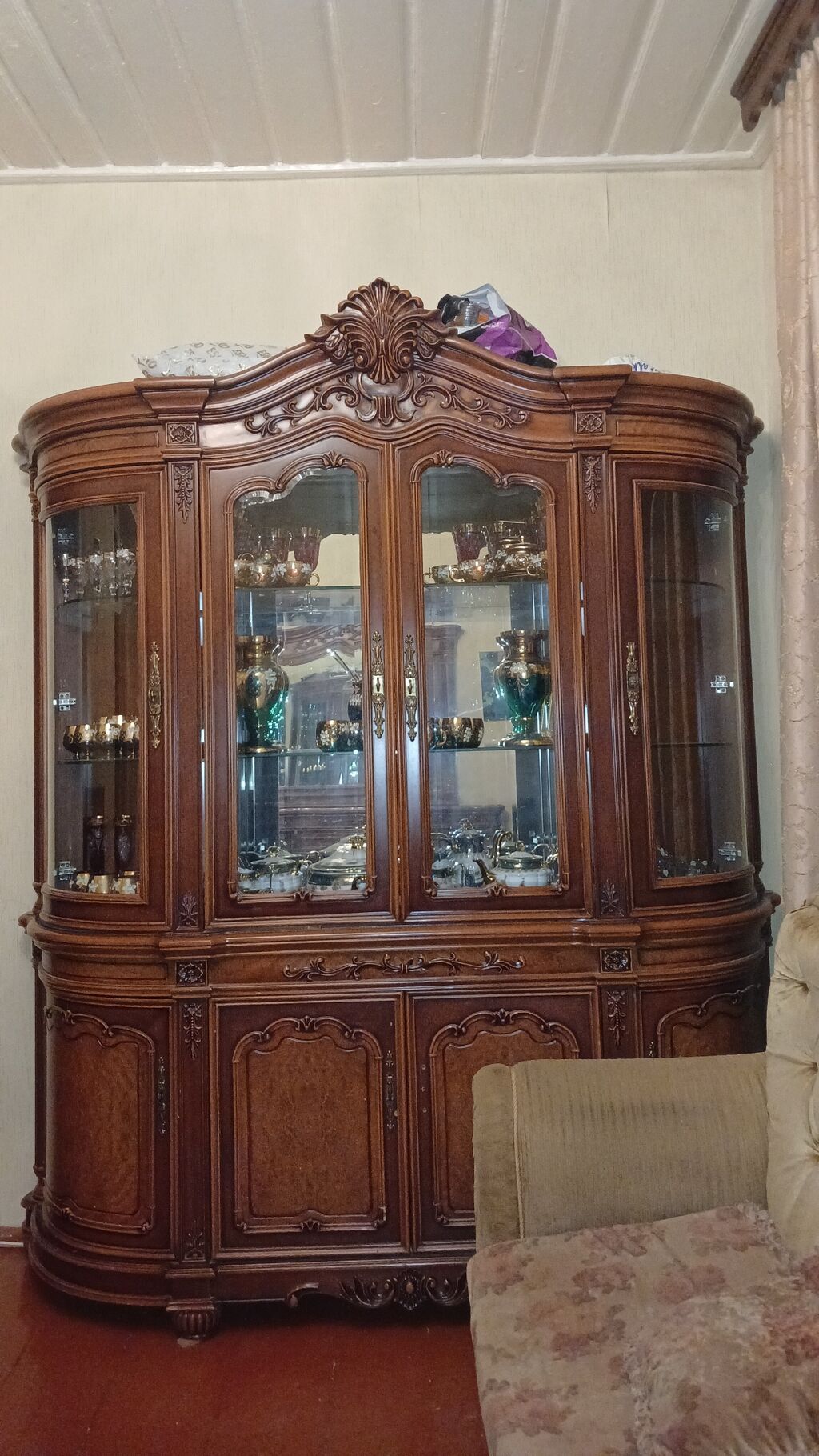 Şüşəli dolab vitrini, İşlənmiş, Ünvandan götürmə — Vitrini, Bakı (2)