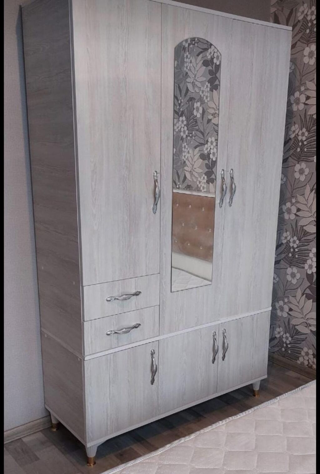 3 qapılı paltar dolabı - Material: laminat - Ölçü: 2 m 45 sm 1.20 — Şkaflar, Bakı (4)