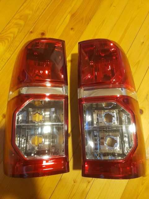 Toyota Hilux arxa işıqları — Bakı