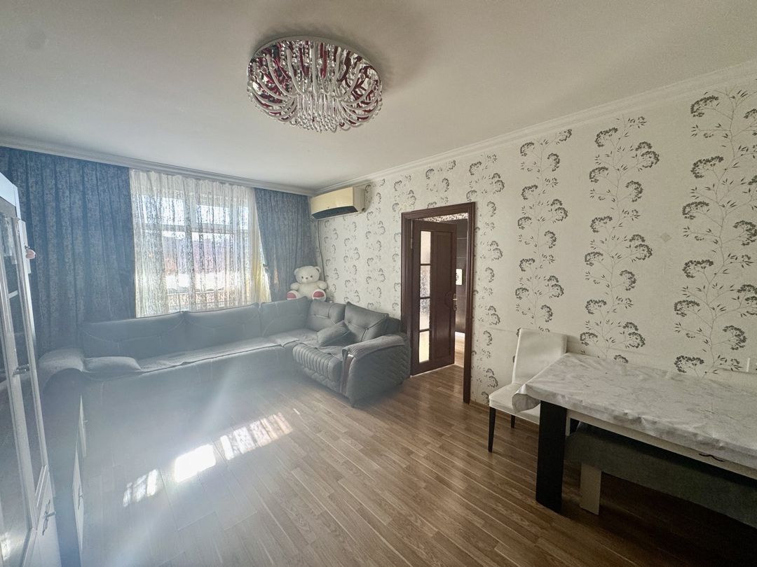 Satılır 4 otaqlı köhnə tikili 100 m² — Mənzil, Bakı (2)