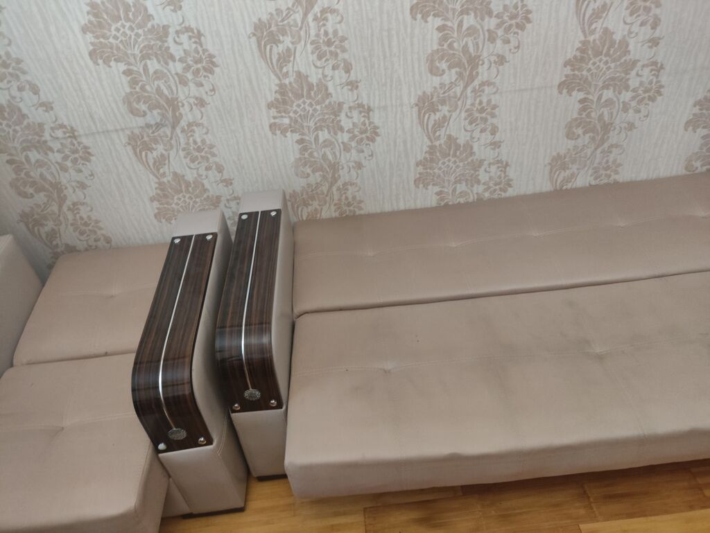 Bej rəngli yumşaq mebel dəsti – divan və 2 kreslo - Dizayn: açıq bej — Yumşaq mobilya dəstləri, Bakı (5)