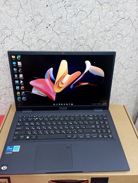 Noutbuk Asus b1502cv — Bakı