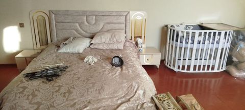 Taxt satılır Qiymet 250 azn.Ünvan Xetai rayonu (0605) Elmira x — Mehdiabad