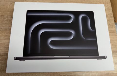 Apple MacBook Pro m5 14 inch 24GB/1TB — Bakı