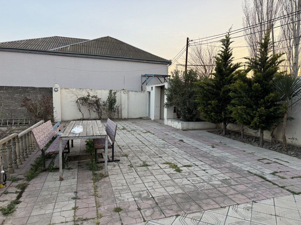 Satılır 4 otaqlı həyət evi/bağ evi 240 m² — Ev, villa, Bakı (2)