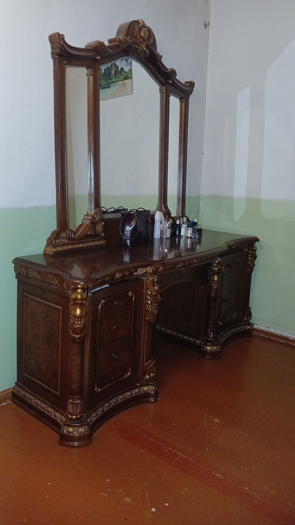 Klassik üslubda yataq otağı mebel dəsti - Massiv ağac görünüşlü tünd — Yataq otağı mobilya dəstləri, Bakı (2)