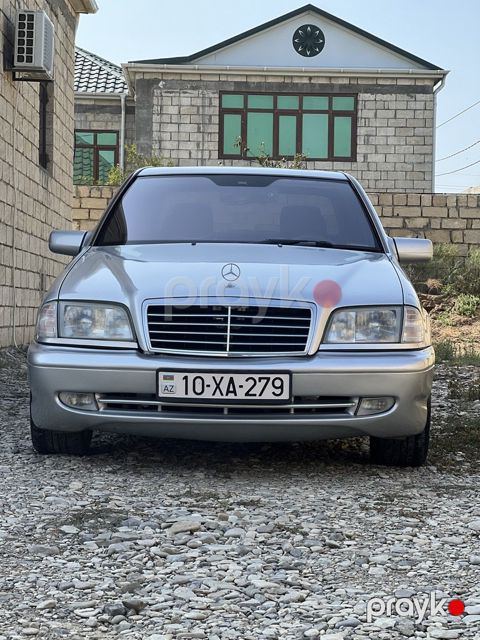 Mercedes C 200, 2.0 L, 1995 il, 465 000 km