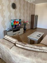 İcarəyə verilir 2 otaqlı yeni tikili 90 m² — Huseyn