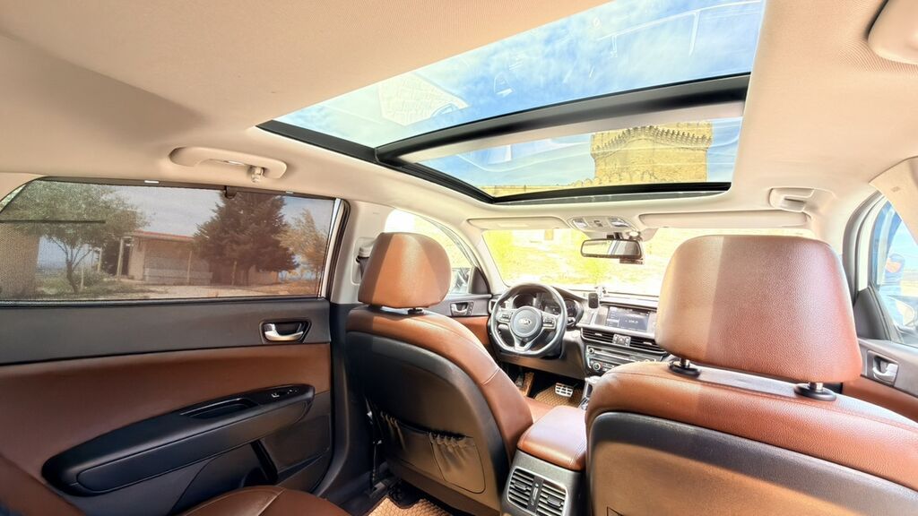 Kia Optima sedan – ağ rəng, geniş və rahat salon. Avadanlıq və — Avtomobillər, Digah (3)
