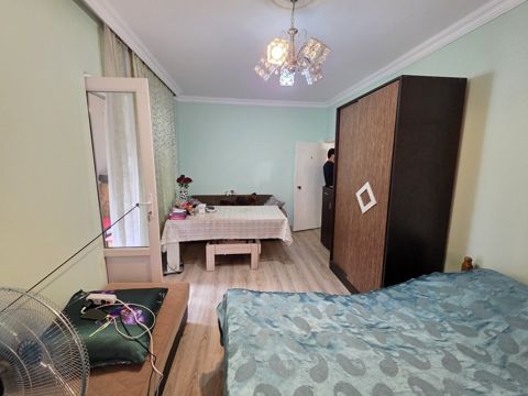 Satılır 1 otaqlı köhnə tikili 35 m² — Bakı