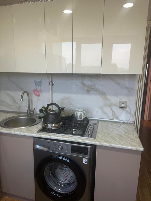 Satılır 3 otaqlı köhnə tikili 81 m² — Bakı