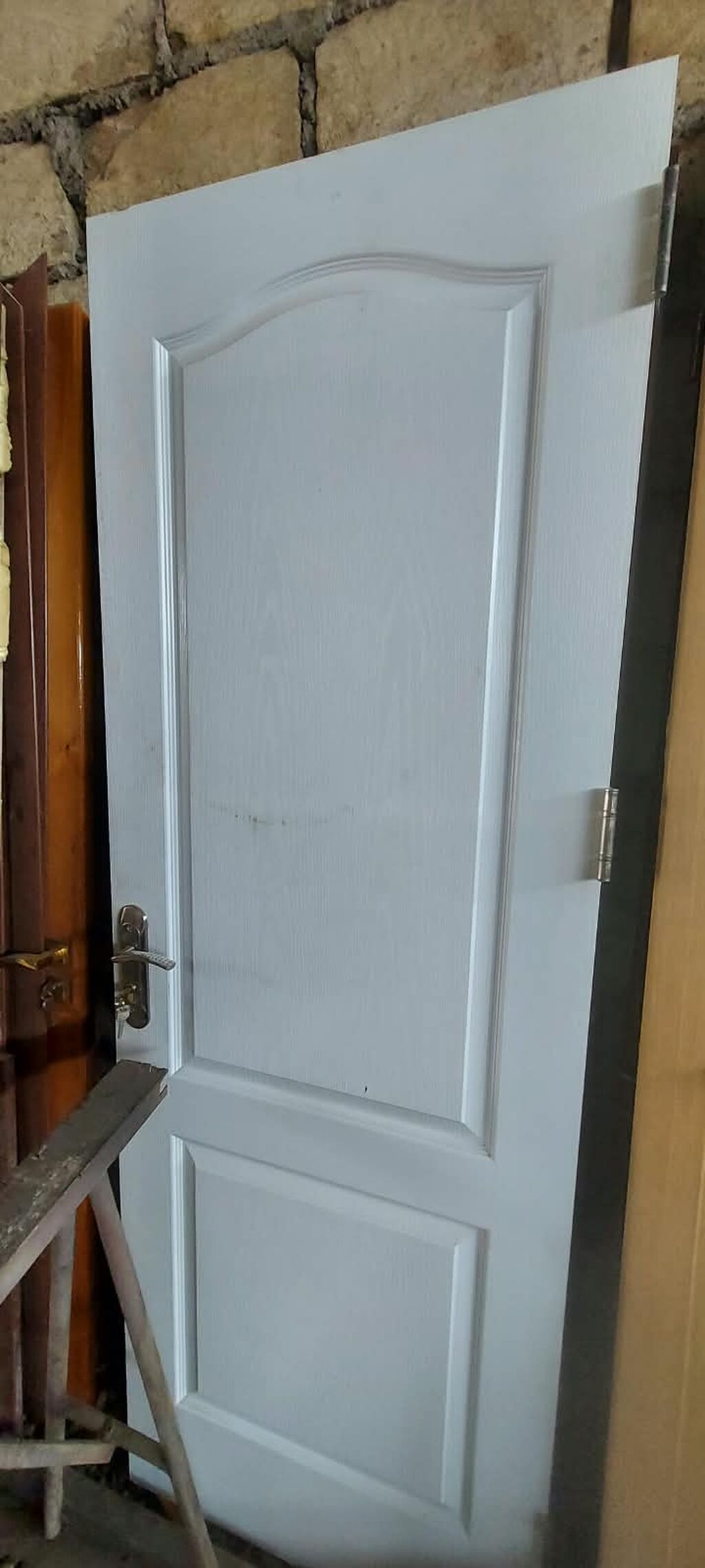 M herseyi var 80 x 220 ve 80 x 205 əhsul: Giriş və otaq qapıları — Pəncərələr, qapılar, balkonlar, Gəncə (2)