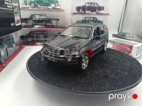 BMW X5 1/18 modeli — Bakı