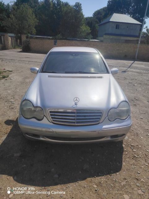 Mercedes C 220, 2.1 L, 2000 il, 525 560 km — Gəncə