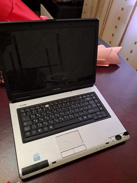 Noutbuk Toshiba — Göyçay