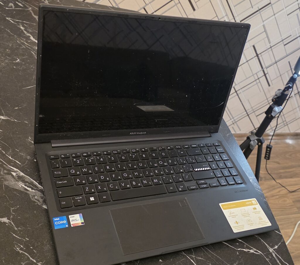 ASUS Vivobook noutbuku Qeyd edim ki ekran sınıb və İris yanıb noutbuk — Asus, Digah