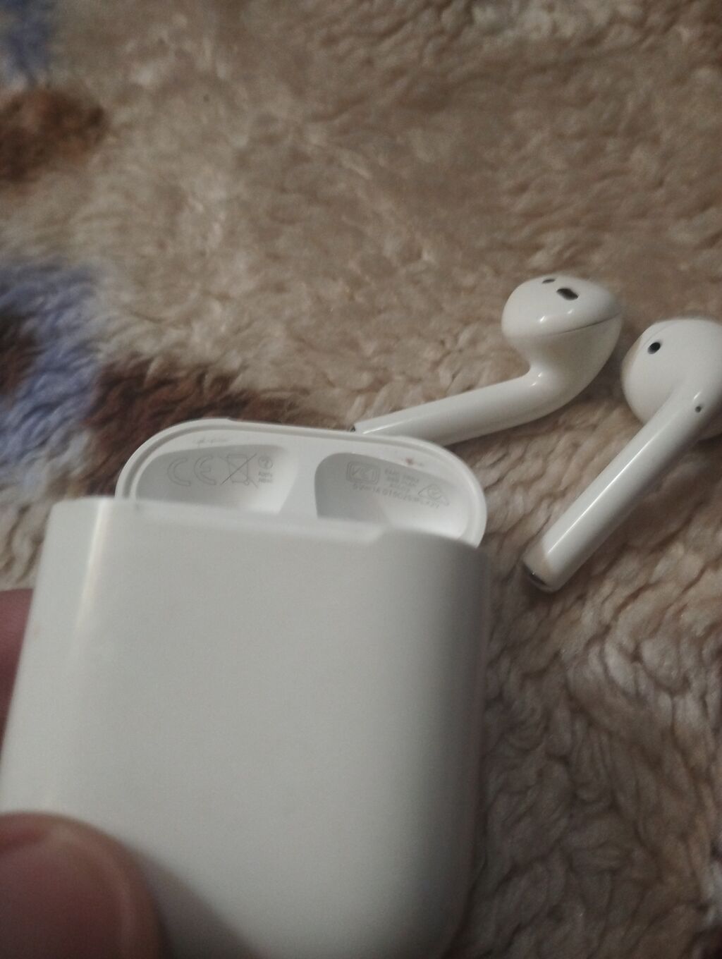 Original Airpods 2 apple A1602 yaxsi veziyyetde az istifade olunub — Şarj cihazları, Bakı (3)