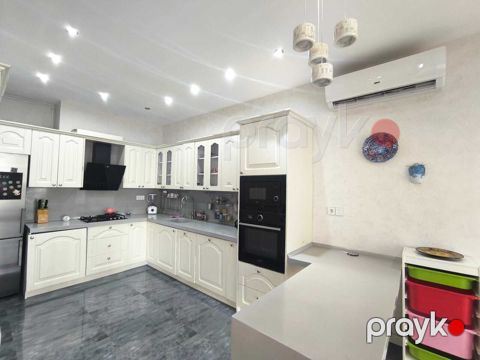 İcarəyə verilir 4 otaqlı yeni tikili 140 m²