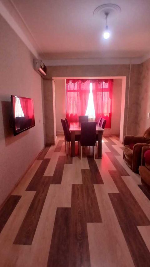 İcarəyə verilir 6 otaqlı köhnə tikili 110 m² — Bakı