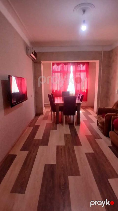 İcarəyə verilir 6 otaqlı köhnə tikili 110 m²