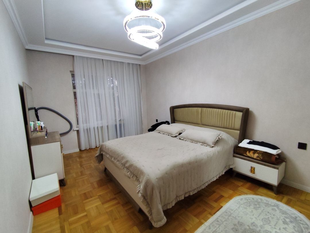 Satılır 4 otaqlı köhnə tikili 100 m² — Mənzil, Bakı (7)