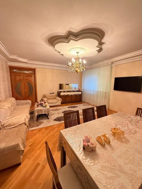Satılır 3 otaqlı yeni tikili 135 m² — Bakı