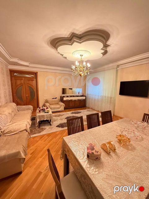 Satılır 3 otaqlı yeni tikili 135 m²