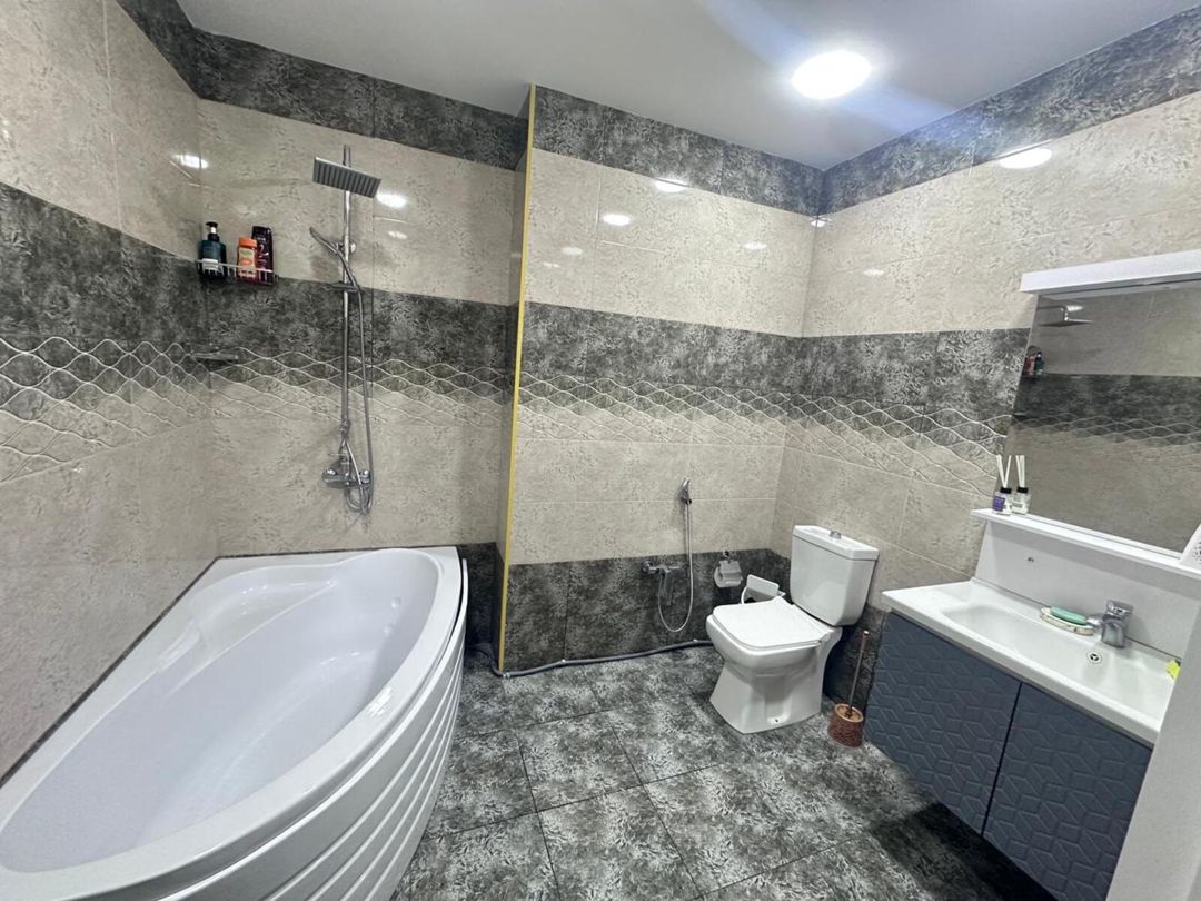İcarəyə verilir 4 otaqlı yeni tikili 160 m² — Mənzil, Bakı (11)