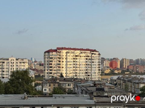Satılır 3 otaqlı köhnə tikili 100 m²