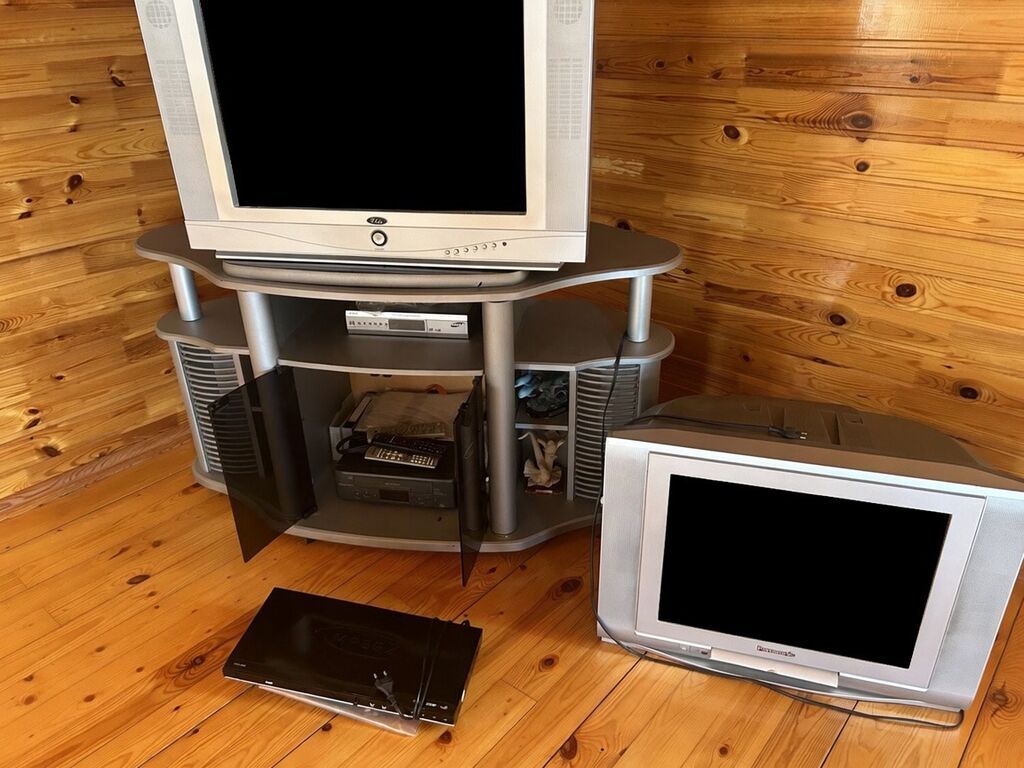 Klassik ev elektronika dəsti Məhsul tərkibi: - 2 ədəd gümüşü rəngdə — TV və Video, Bakı