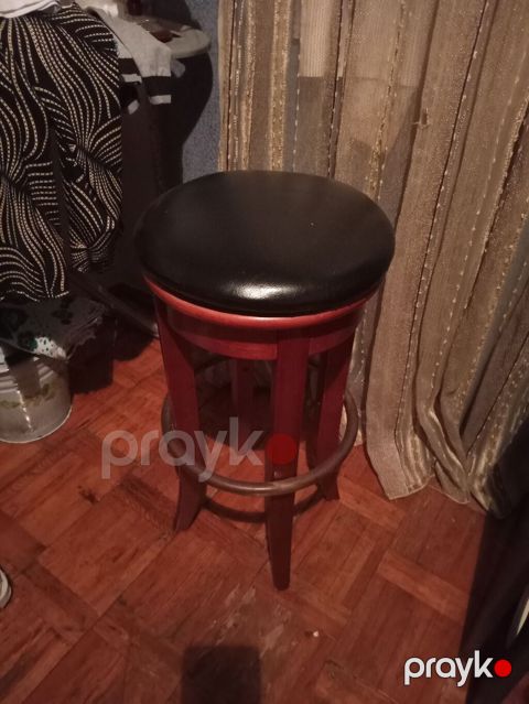 Bar taburesi - Dizayn: Klassik bar üslubu, yuvarlaq oturacaq